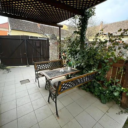 Bíborlak 7 Apartman Villány